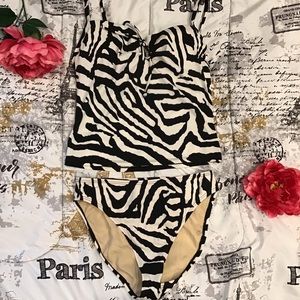 🎁SALE🎁Victoria’s Secret Swim Zebra Push Up Tanki